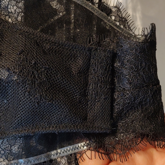 🖤 EUC Victoria's Secret Ladie's Black Lace Adjustable Bottom Snap Bodysuit, S - Picture 16 of 16